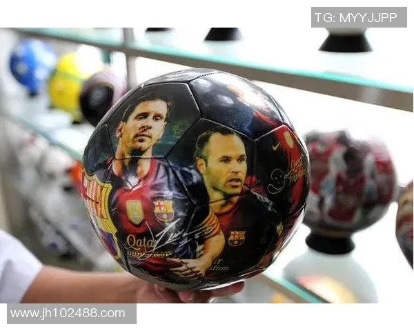 足球明星卡通素描艺术作品展现球场魅力与个性化风采