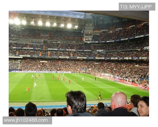 足球明星的唯美瞬间展现了激情与梦想的完美结合与无尽魅力 足球明星的唯美瞬间展现了激情与梦想的完美结合与无尽魅力